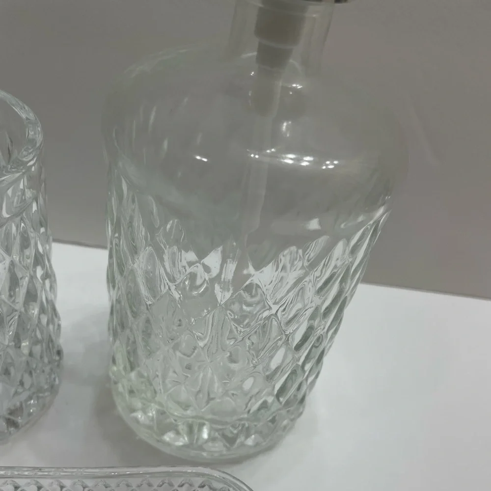 Clear VCNY Bathroom accessories set